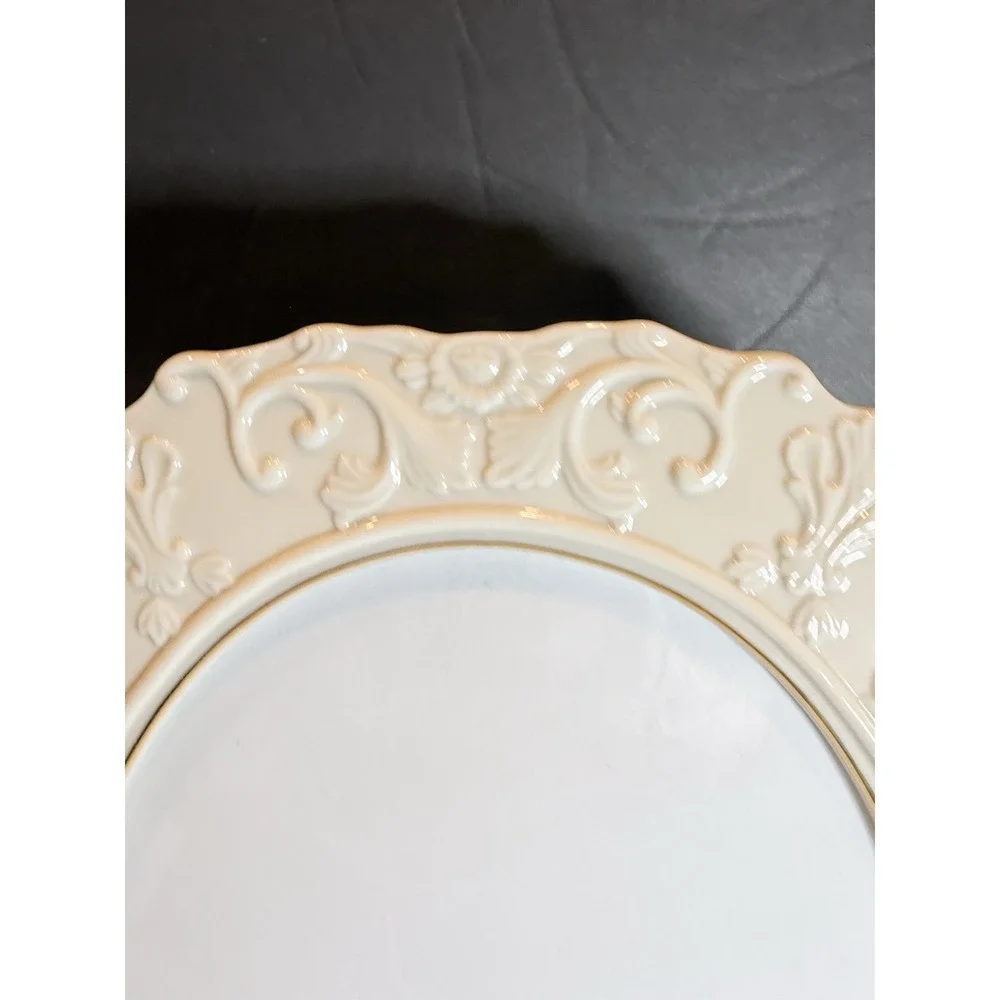 Lenox Ivory Embossed Oval Picture Frame Gold Trim Holds 8x10 Photo Elegant